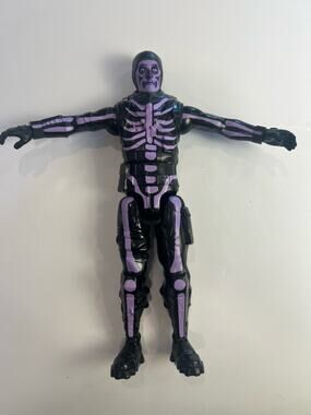2019 Jazwares Epic Games Fortnite 6 Inch Purple Skull Trooper Figure Used-E02